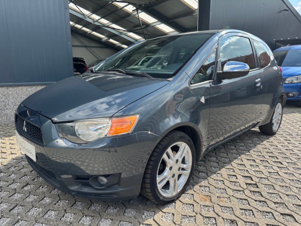 Mitsubishi Colt Benzine - Airco/alu velgen